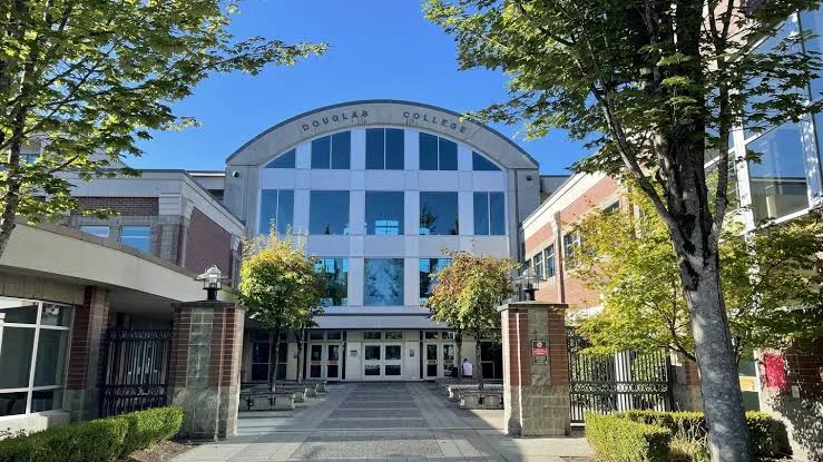 Douglas University Entrance Scholarships – SCHOLARSHIPS